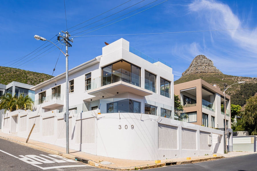 3 Bedroom Property for Sale in Fresnaye Western Cape